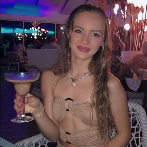 Meet your Posher, Kk - Picture 3 of 5